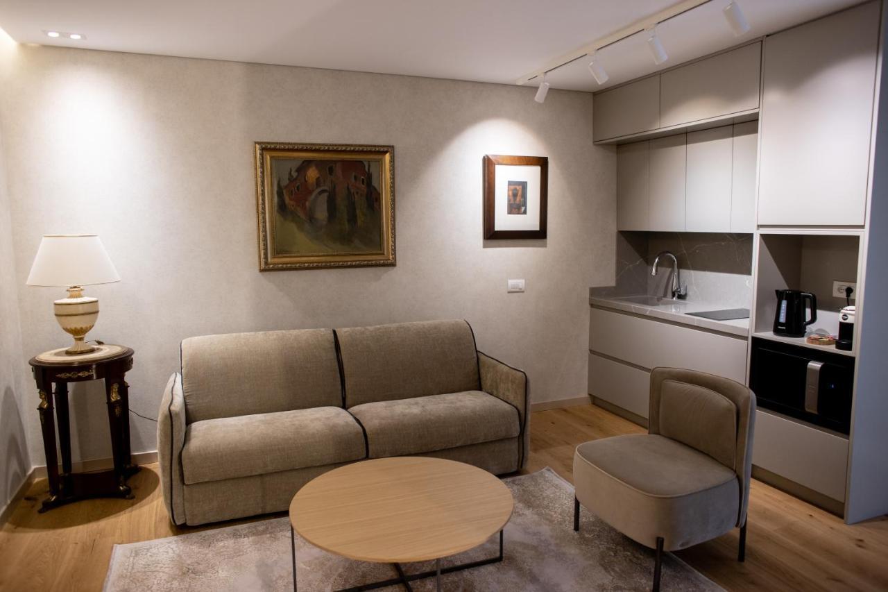 Seven Luxury Suites Tirana Exterior photo