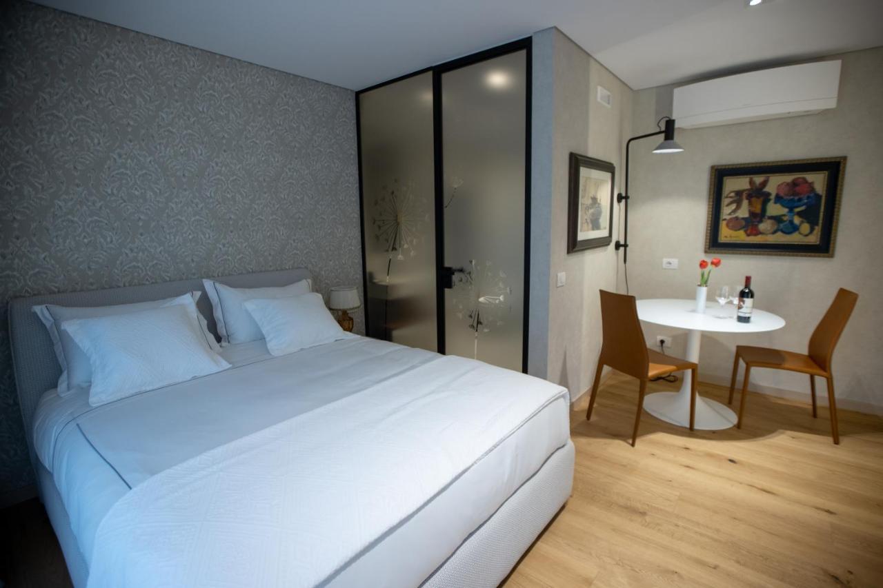 Seven Luxury Suites Tirana Exterior photo